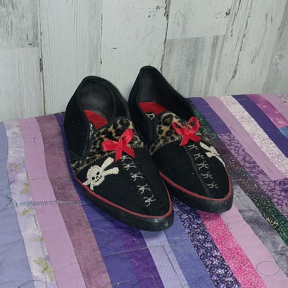 Draven Women's Size 8.5 Skull Flats